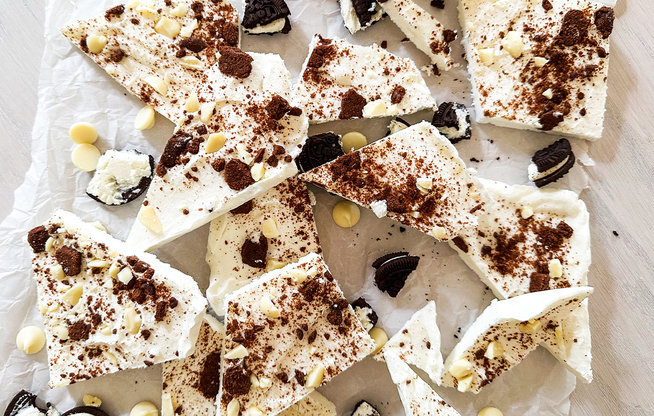 Cookies 'n Cream Fro-Yo Bark