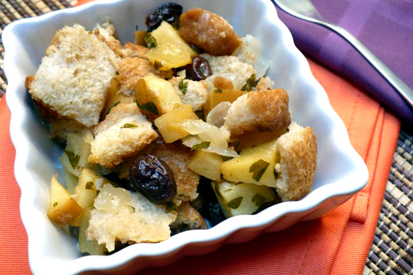 Apple & Onion Stuffing | Hungry Girl
