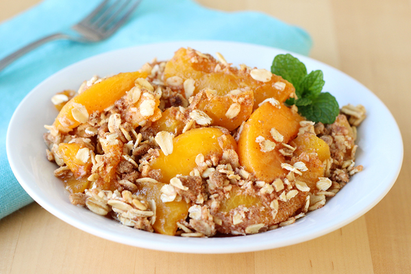 Peachy Crumble | Hungry Girl