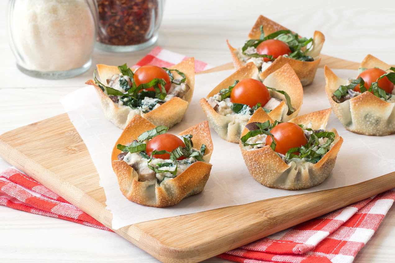 Healthy MuffinPan Recipes White Pizza Wonton Crunchers, Chicken