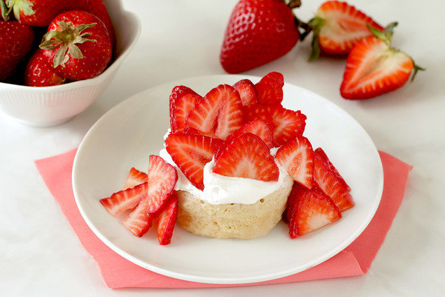 Hungry Girl's Healthy Strawberry Shortcake in a Mug Recipe