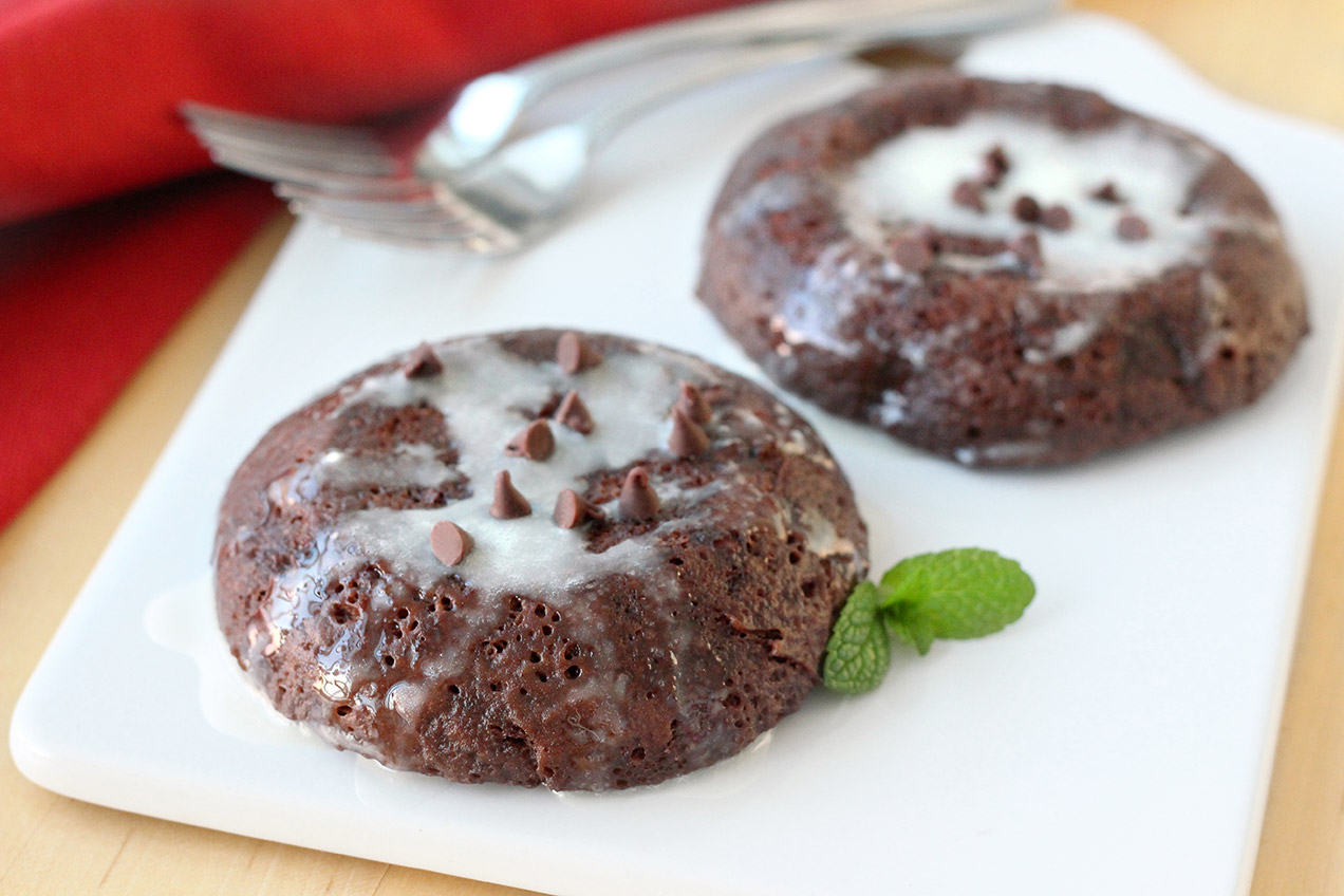 Chocolate Cake Mugs for Two | Hungry Girl