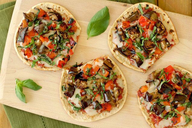 Healthy Grilled Veggie Pizzas Recipe