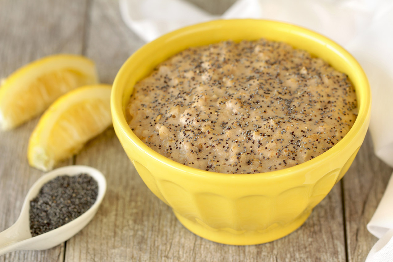 Lemon Poppyseed Growing Oatmeal | Hungry Girl