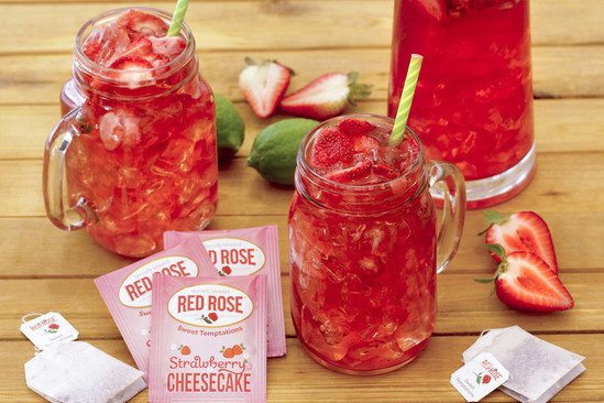 Hungry Girl's Healthy Strawberry Cheesecake Spritzer