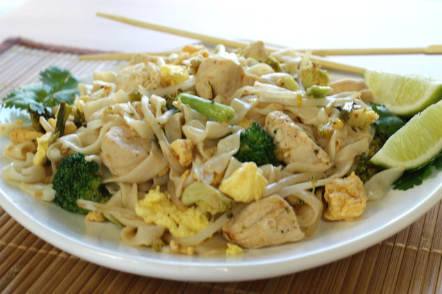 Hungry Girl's Heathy Chicky Pad Thai Recipe