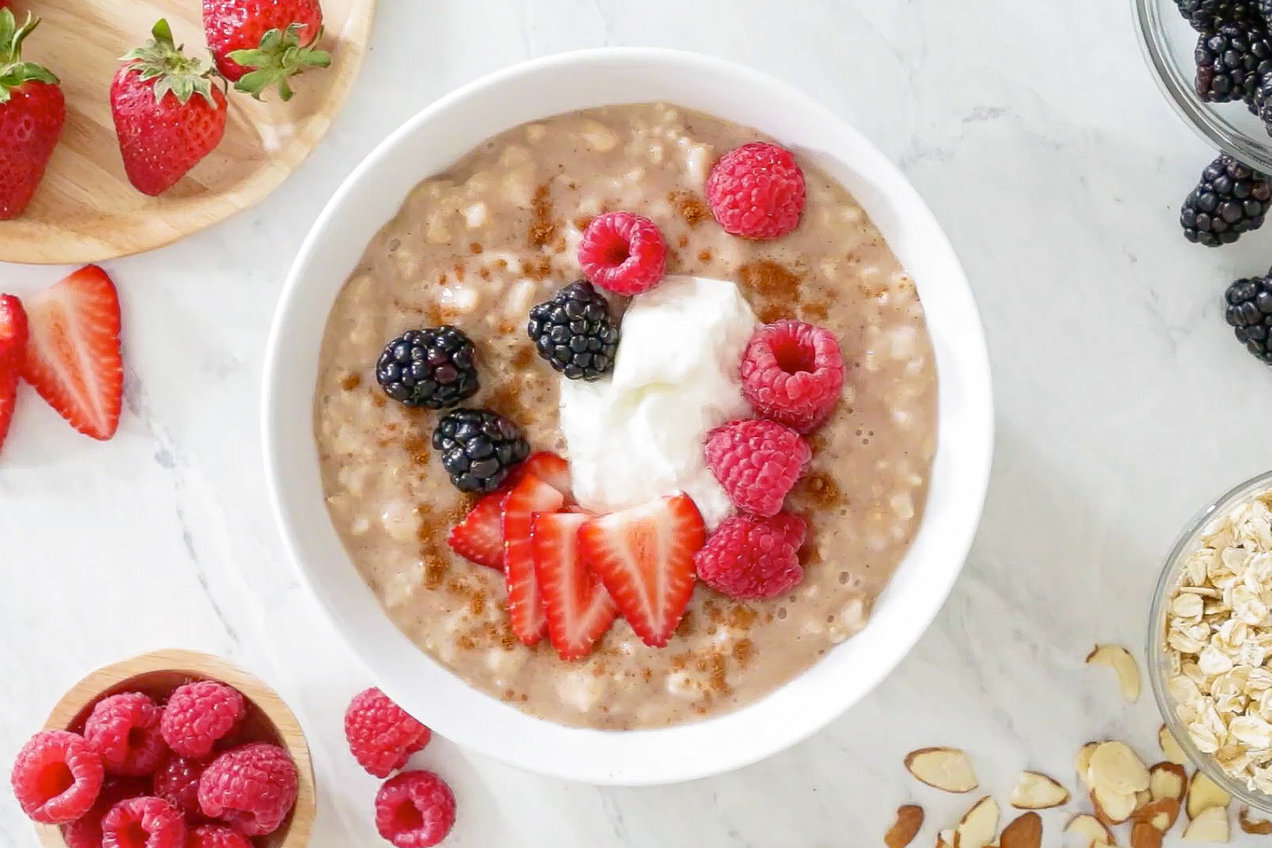 Healthy Overnight Growing Oatmeal with a Big Portion Hungry Girl