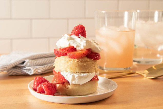 Hungry Girl's Healthy Berries & Cream Shortcake in a Mug Recipe