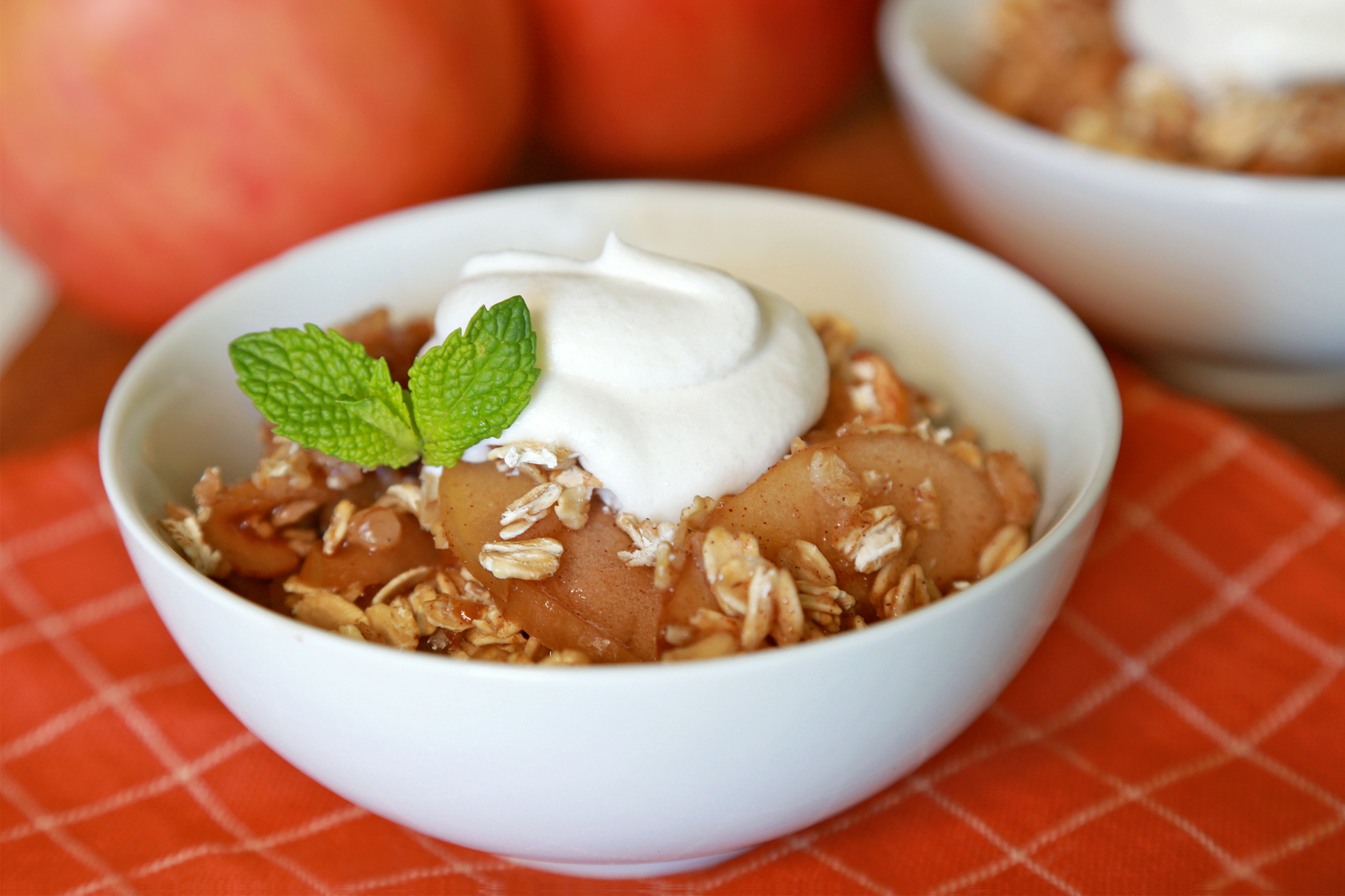 Slow-Cooker Apple & Oat Goodness | Hungry Girl