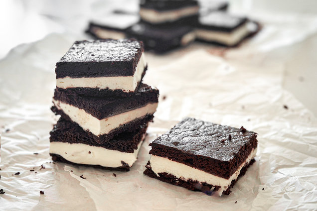 Hungry Girl Healthy Sheet-Pan Ice Cream Sandwiches Recipe